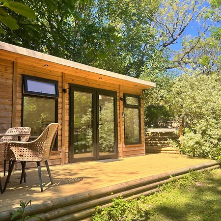The Mill Lodge Хелстон Экстерьер фото