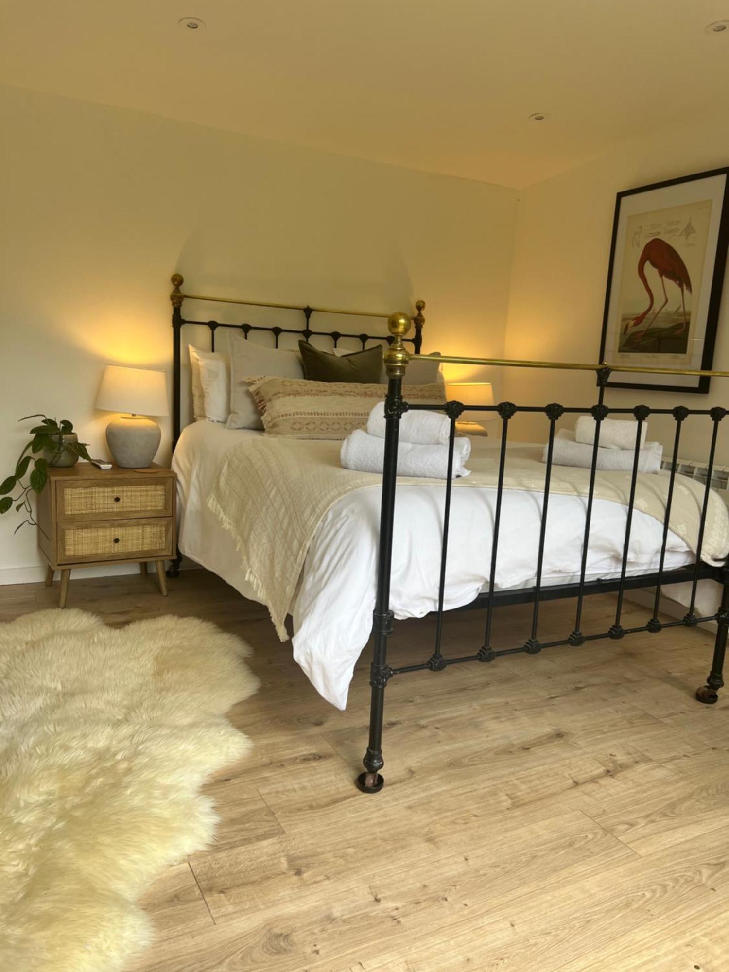 The Mill Lodge Хелстон Экстерьер фото